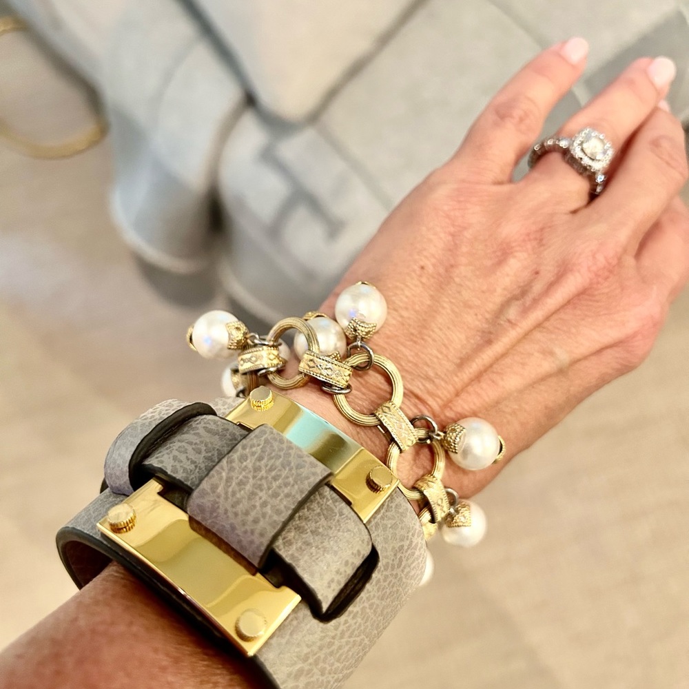 EUC India Hicks Lady P Taupe Grey And Gold Cuff Bracelet Size S/M - Picture 5 of 5
